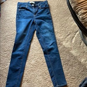 Gap dark wash skinny jeans
